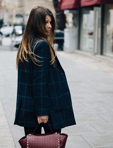 A picture of a woman